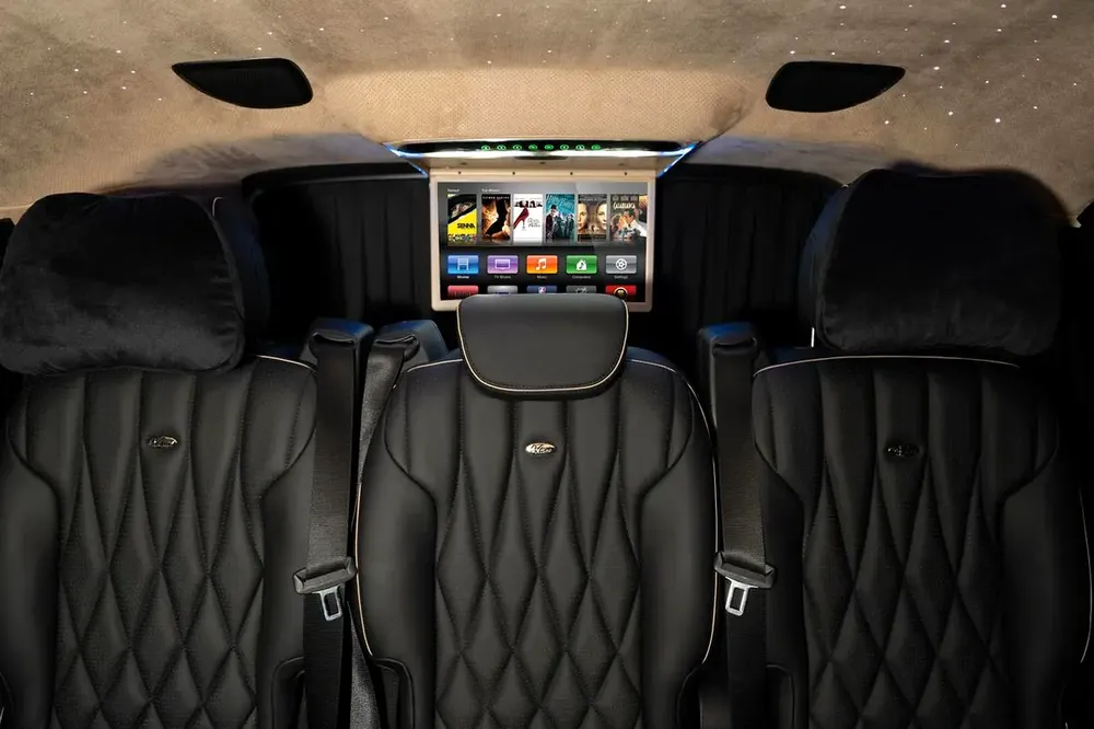 NEW ARRIVAL 2026 MODEL LUXURY MERCEDES GCC V300 with ADDITIONAL REAR AC - 2 YEARS WARRANTY BY VLINE - Image 7
