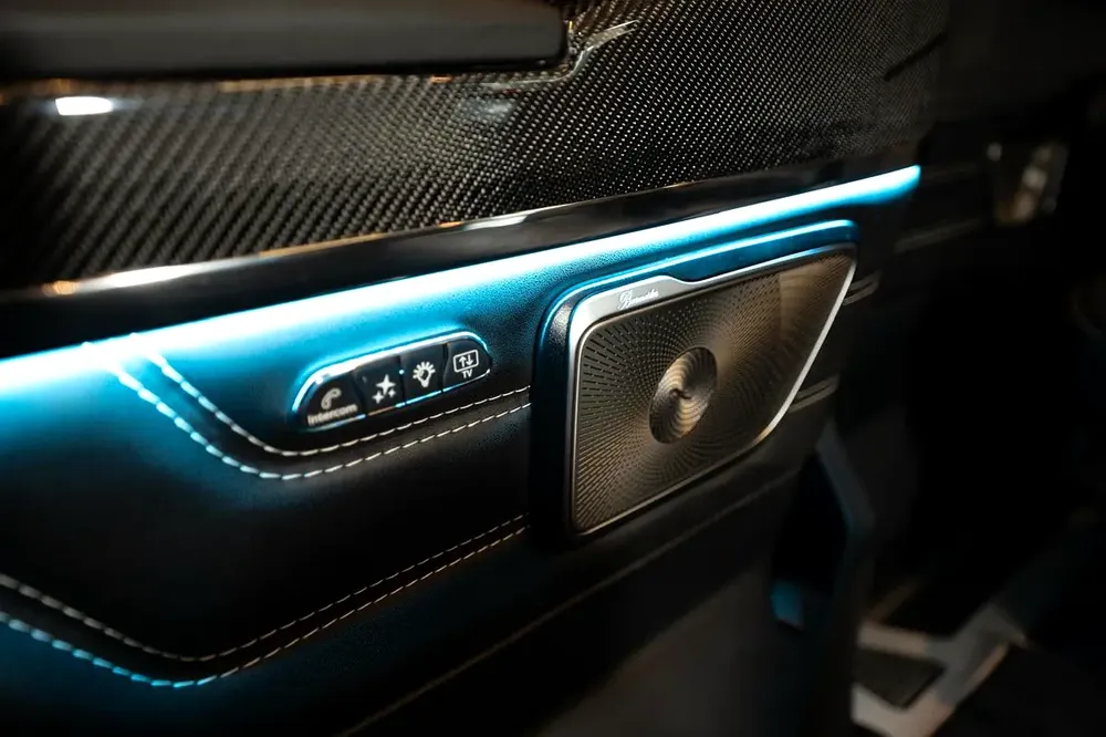NEW ARRIVAL 2026 MODEL LUXURY MERCEDES GCC V300 with ADDITIONAL REAR AC - 2 YEARS WARRANTY BY VLINE - Image 9