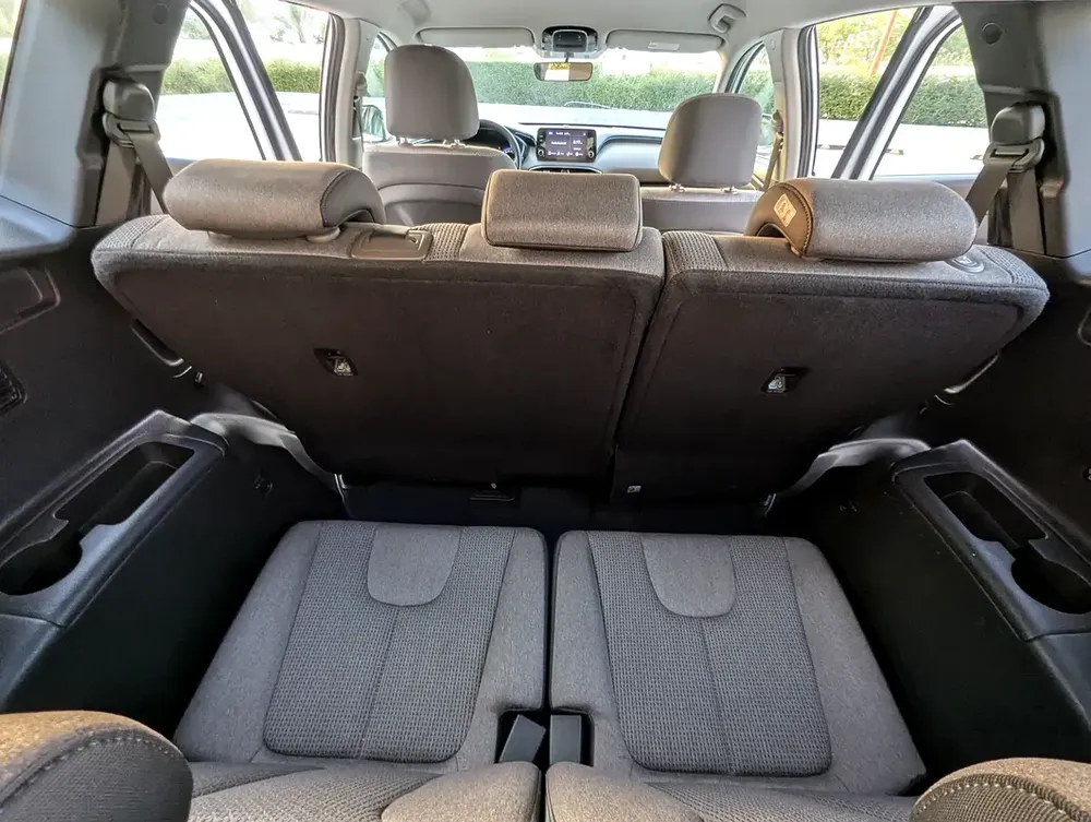 Pristine 2023 Hyundai Santa Fe Limited GCC Immaculate Condition Single Hand Driven Low KM Family.SUV - Image 12