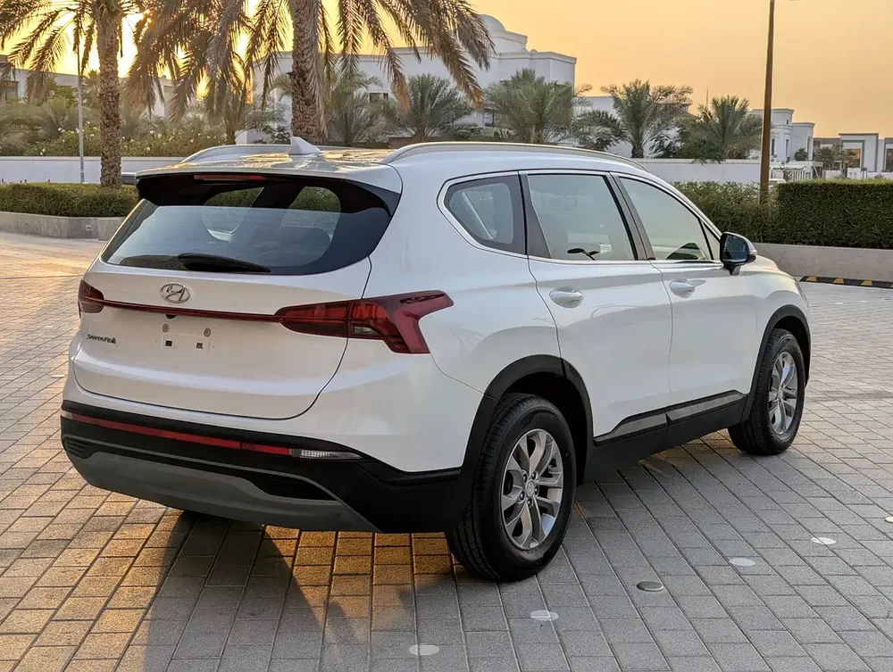 Pristine 2023 Hyundai Santa Fe Limited GCC Immaculate Condition Single Hand Driven Low KM Family.SUV - Image 16