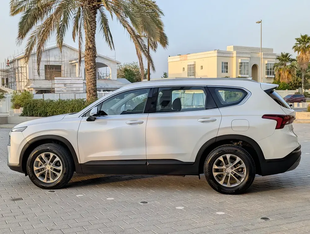 Pristine 2023 Hyundai Santa Fe Limited GCC Immaculate Condition Single Hand Driven Low KM Family.SUV - Image 18