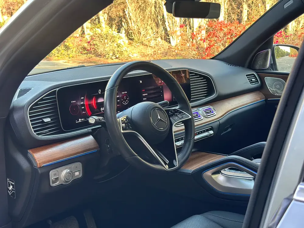 2025 Mercedes-Benz GLE 350 4MATIC | Like New | Warranty | 6000 KM | 2.0L Inline-4 | 255 HP - Image 13