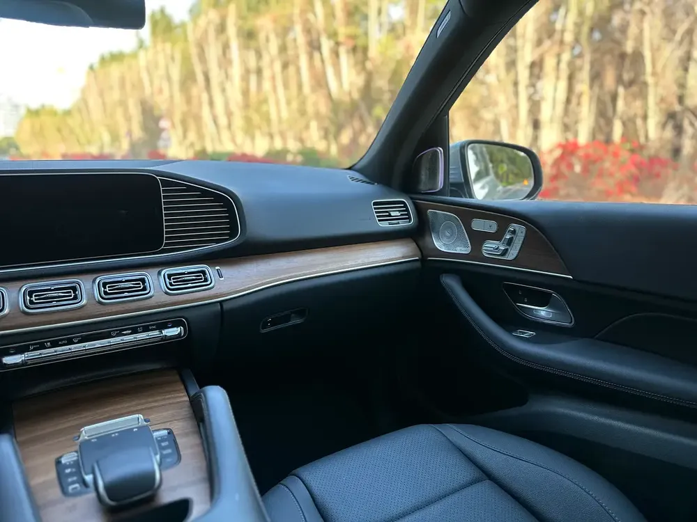 2025 Mercedes-Benz GLE 350 4MATIC | Like New | Warranty | 6000 KM | 2.0L Inline-4 | 255 HP - Image 18