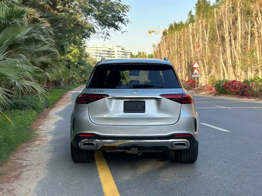 2025 Mercedes-Benz GLE 350 4MATIC | Like New | Warranty | 6000 KM | 2.0L Inline-4 | 255 HP - Image 5
