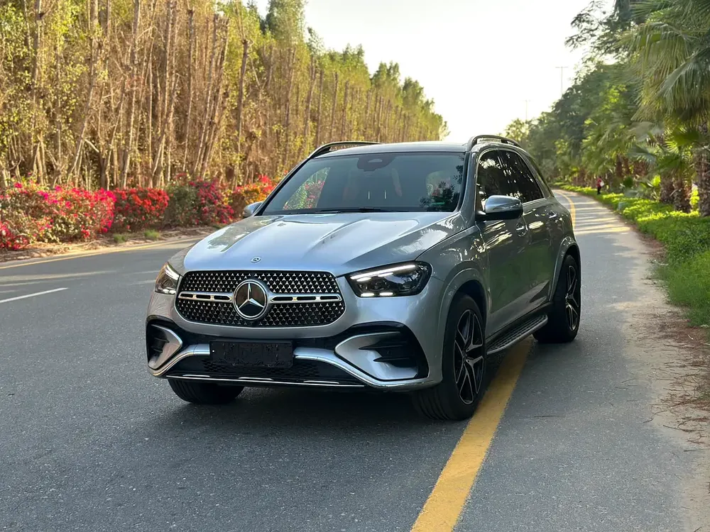 2025 Mercedes-Benz GLE 350 4MATIC | Like New | Warranty | 6000 KM | 2.0L Inline-4 | 255 HP - Image 7