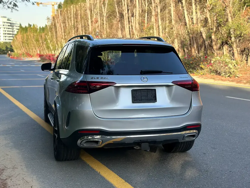 2025 Mercedes-Benz GLE 350 4MATIC | Like New | Warranty | 6000 KM | 2.0L Inline-4 | 255 HP - Image 8