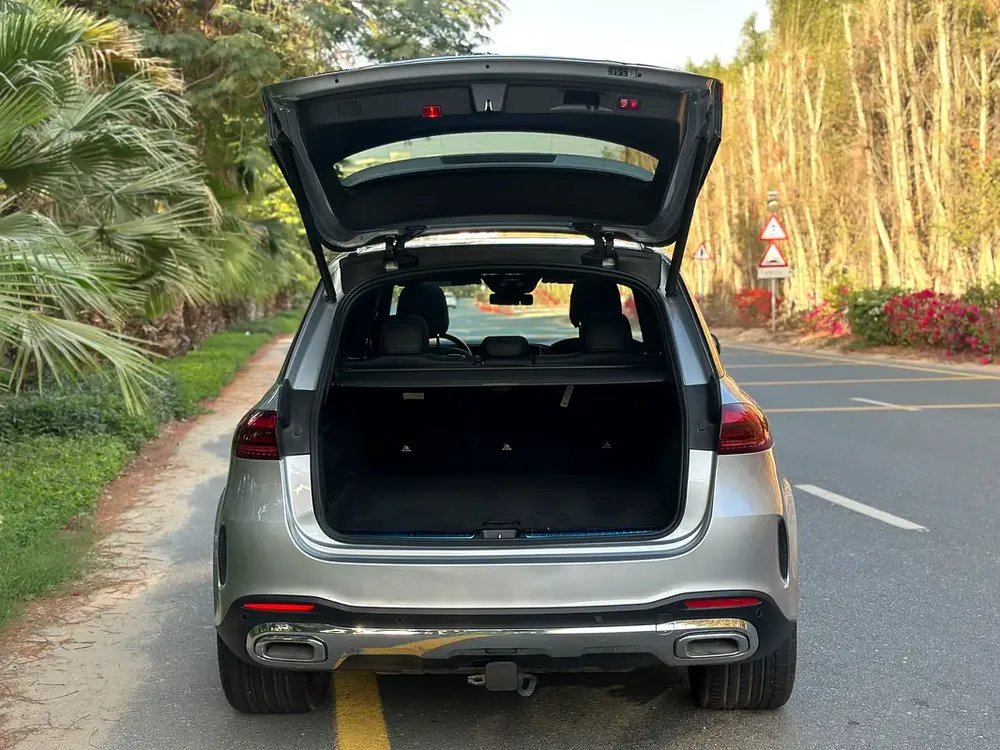 2025 Mercedes-Benz GLE 350 4MATIC | Like New | Warranty | 6000 KM | 2.0L Inline-4 | 255 HP - Image 9