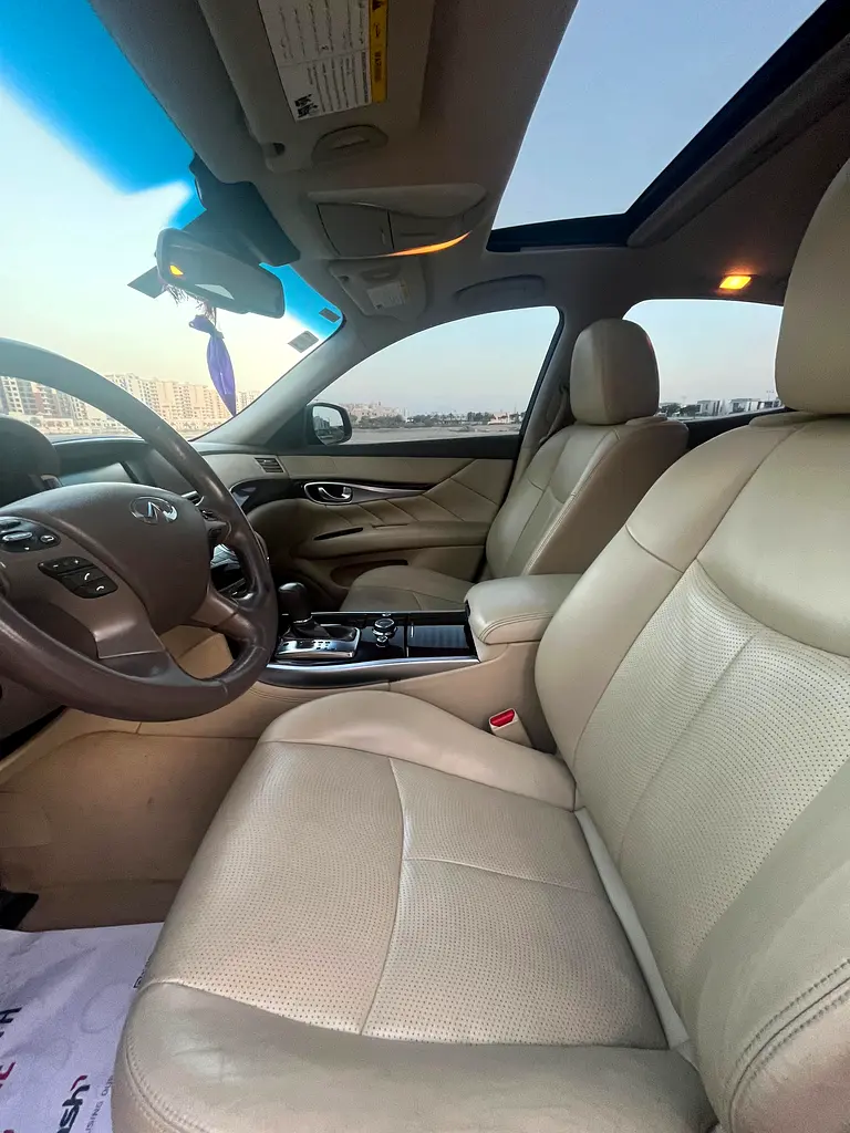 Infiniti Q70 GCC Specs | Top Model | Excellent Condition - Image 12