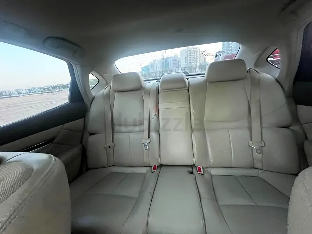 Infiniti Q70 GCC Specs | Top Model | Excellent Condition - Image 14