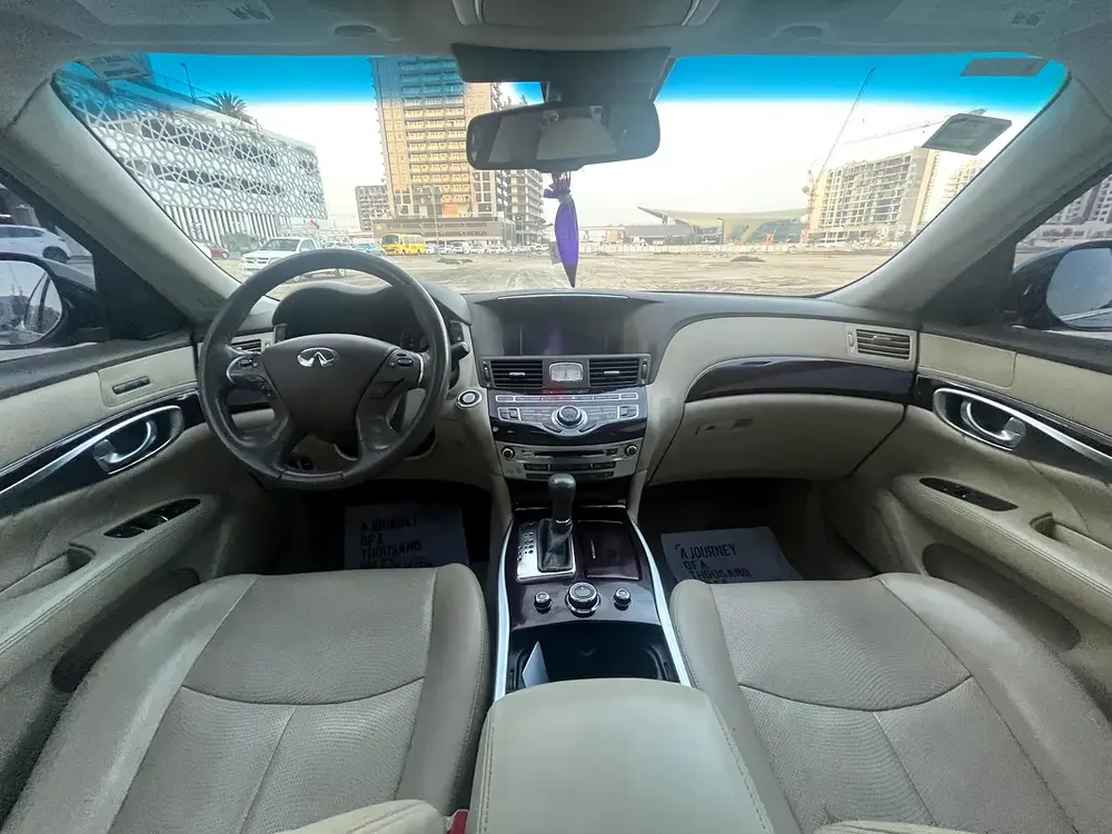 Infiniti Q70 GCC Specs | Top Model | Excellent Condition - Image 7