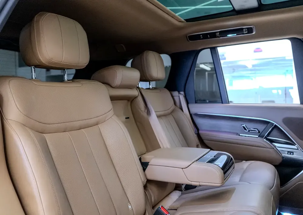 2023 Range Rover HSE P530, Fully Loaded Excellent Condition, GCC Specs - Image 11