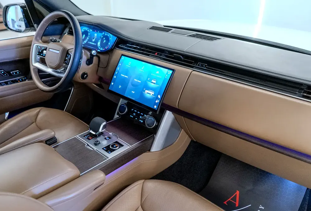 2023 Range Rover HSE P530, Fully Loaded Excellent Condition, GCC Specs - Image 6