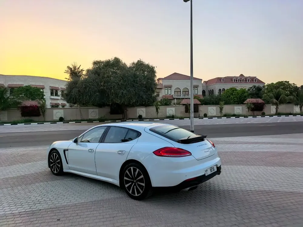 PORSCHE PANAMERA 2014 PDK AMAZING CONDITION FULL OPTION GCC - Image 4
