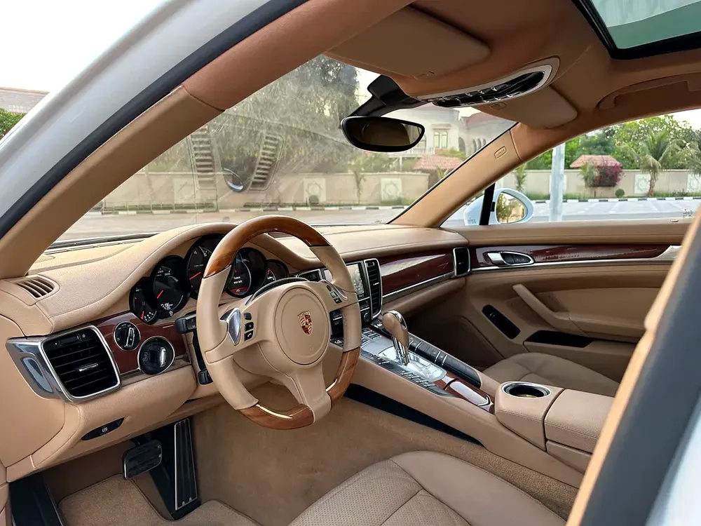PORSCHE PANAMERA 2014 PDK AMAZING CONDITION FULL OPTION GCC - Image 5