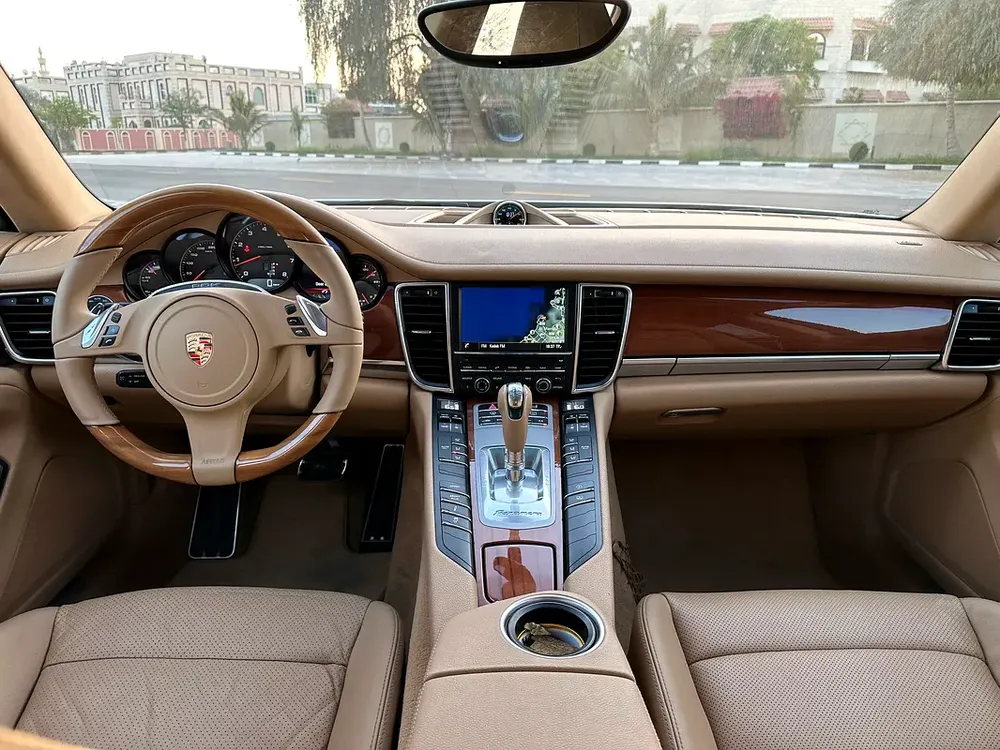 PORSCHE PANAMERA 2014 PDK AMAZING CONDITION FULL OPTION GCC - Image 8
