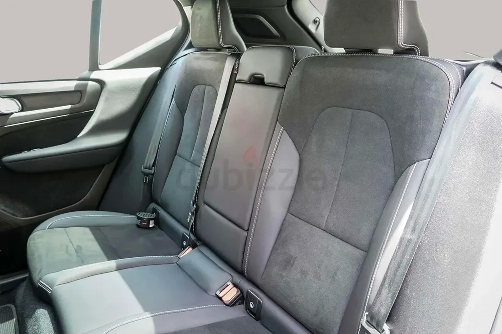 AED 1353/month | 2023 Volvo XC40 B4 Ultimate Dark | GCC Specs | Ref#415495 - Image 12