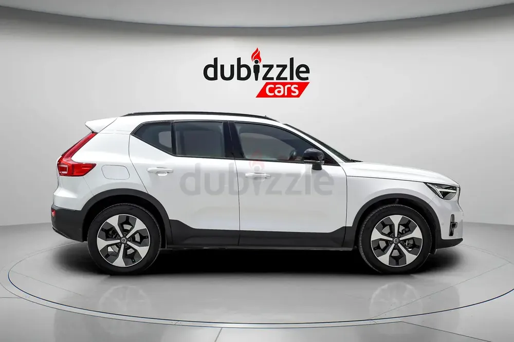 AED 1353/month | 2023 Volvo XC40 B4 Ultimate Dark | GCC Specs | Ref#415495 - Image 4