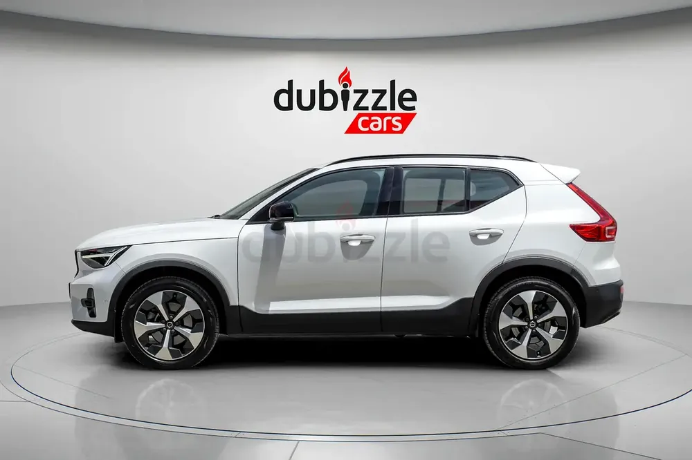 AED 1353/month | 2023 Volvo XC40 B4 Ultimate Dark | GCC Specs | Ref#415495 - Image 5