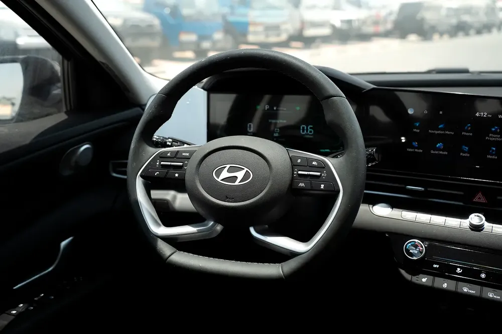 HYUNDAI ELANTRA CHINESE SPECS LUXURY FULL OPTIONS 2025 - Image 10