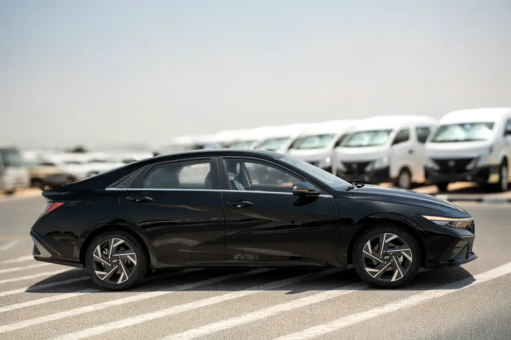 HYUNDAI ELANTRA CHINESE SPECS LUXURY FULL OPTIONS 2025 - Image 5