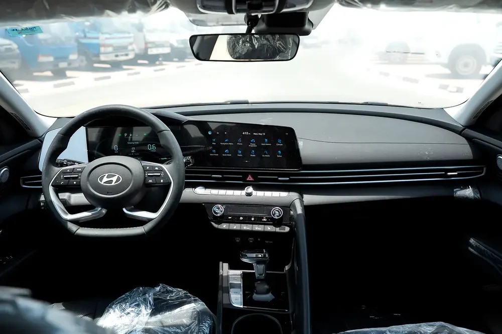 HYUNDAI ELANTRA CHINESE SPECS LUXURY FULL OPTIONS 2025 - Image 9