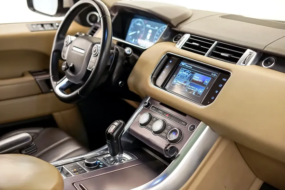 AED 1694 PM | RANGE ROVER SPORT HSE 2016 | UNDER WARRANTY  SERVICE CONTRACT MARCH 2026 | GCC - Image 17