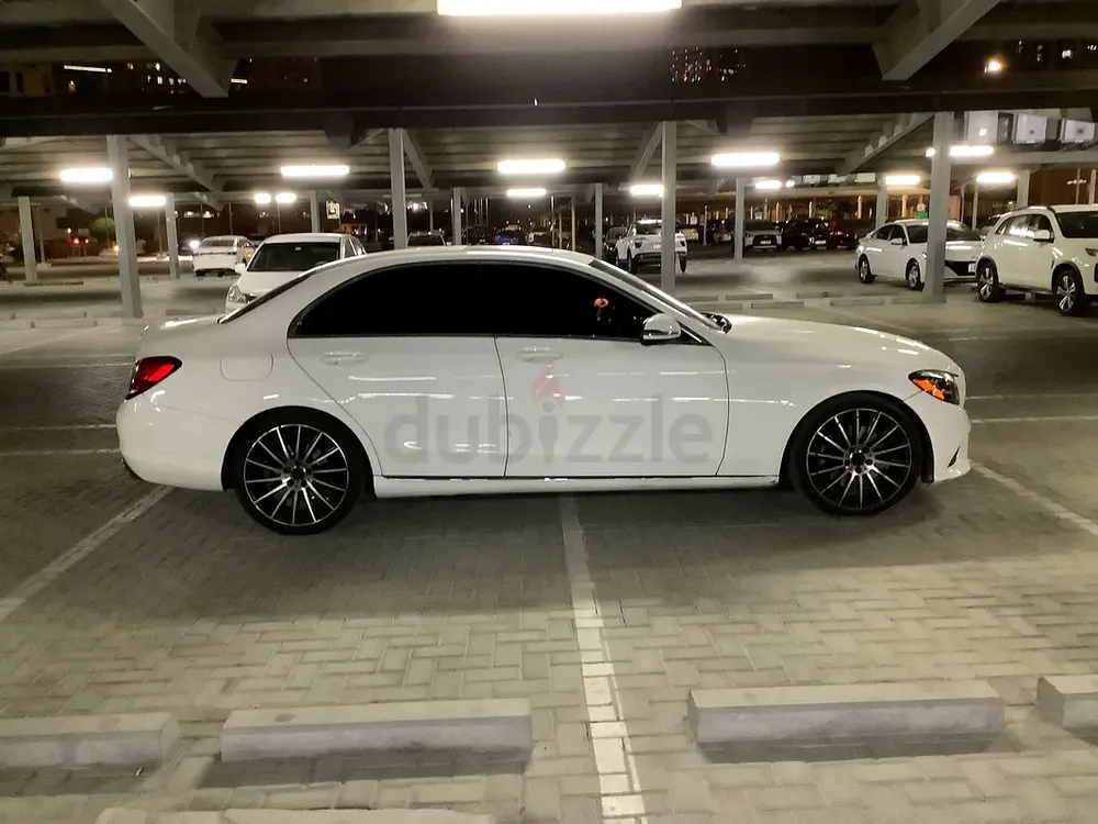 Mercedes C 300 2019 - Image 4