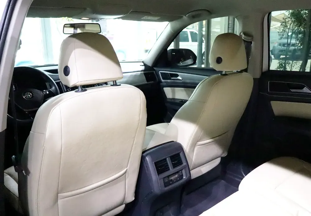 Original Paint . GCC Specs . 3.6L FSI . V6 Engine . Excellent Condition - Image 10