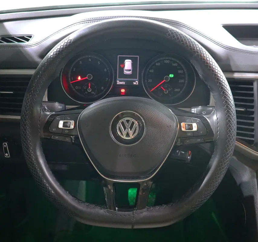 Original Paint . GCC Specs . 3.6L FSI . V6 Engine . Excellent Condition - Image 13