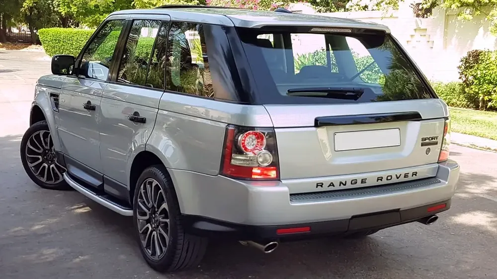 ELITE SLIVER RANGE ROVER SPORT SUPERCHARGE •• FULLY LOADED.••V8 •• GCC •• LOW MILEAGE - Image 10