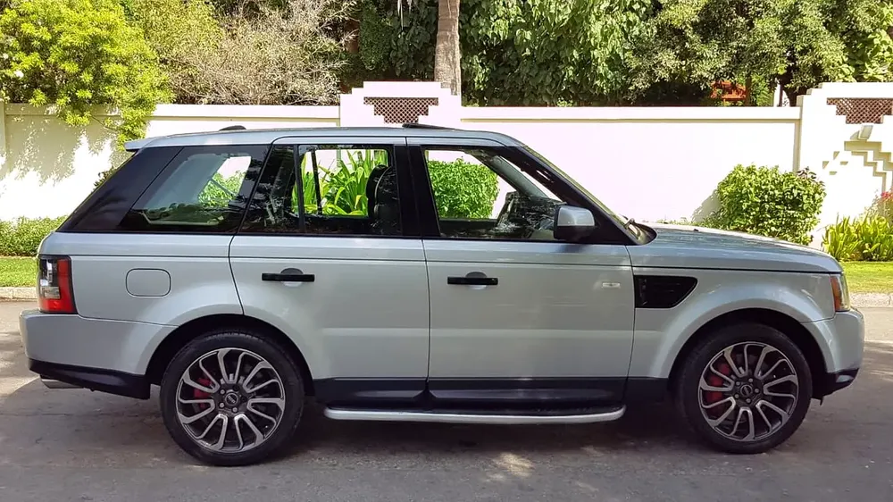 ELITE SLIVER RANGE ROVER SPORT SUPERCHARGE •• FULLY LOADED.••V8 •• GCC •• LOW MILEAGE - Image 11