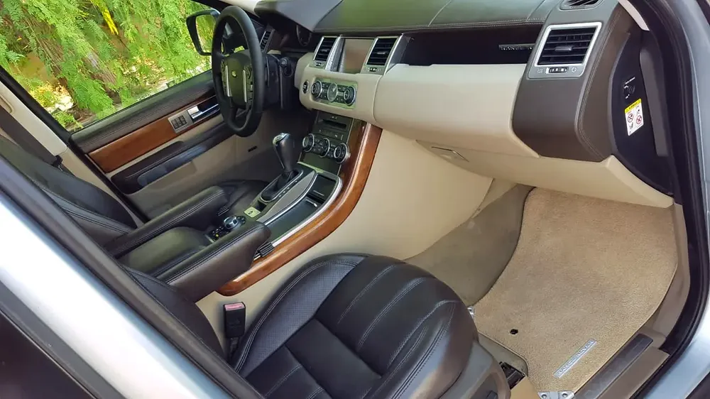 ELITE SLIVER RANGE ROVER SPORT SUPERCHARGE •• FULLY LOADED.••V8 •• GCC •• LOW MILEAGE - Image 15