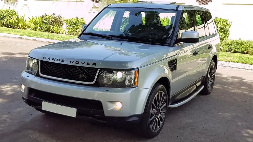 ELITE SLIVER RANGE ROVER SPORT SUPERCHARGE •• FULLY LOADED.••V8 •• GCC •• LOW MILEAGE - Image 7