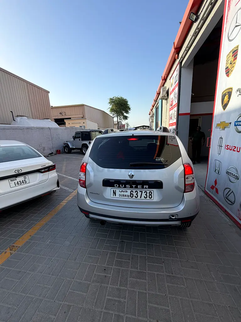 Renault Duster 2014 Standard GCC Specs - Reliable Compact SUV - Image 4