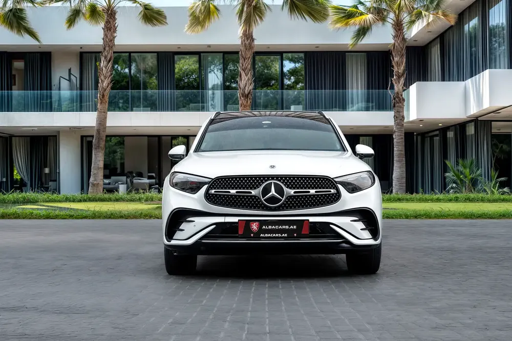 4,700 P.M | 0% Downpayment | Mercedes GLC 200 AMG! - Image 4