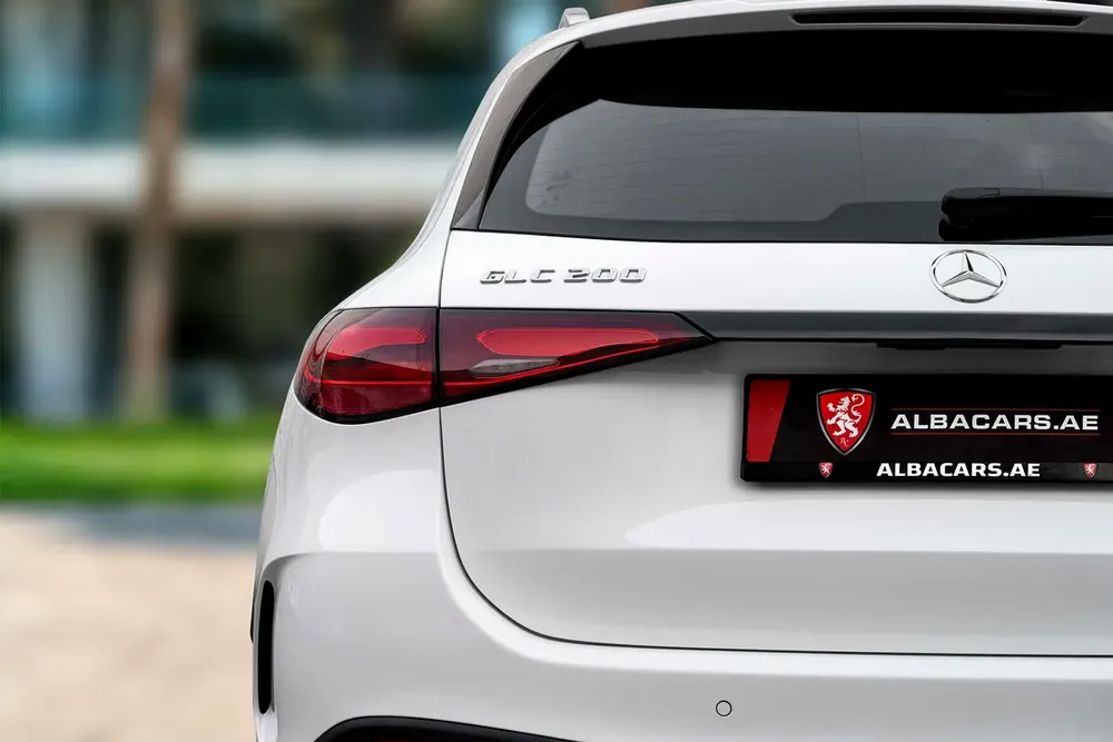 4,700 P.M | 0% Downpayment | Mercedes GLC 200 AMG! - Image 6