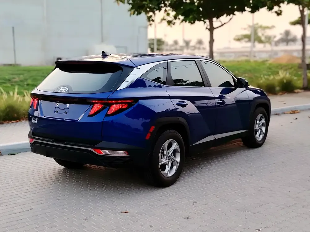 Hyundai Tucson 2023 US specs Clean Title With Original Paint Mid Option With Very Low KM - Image 17