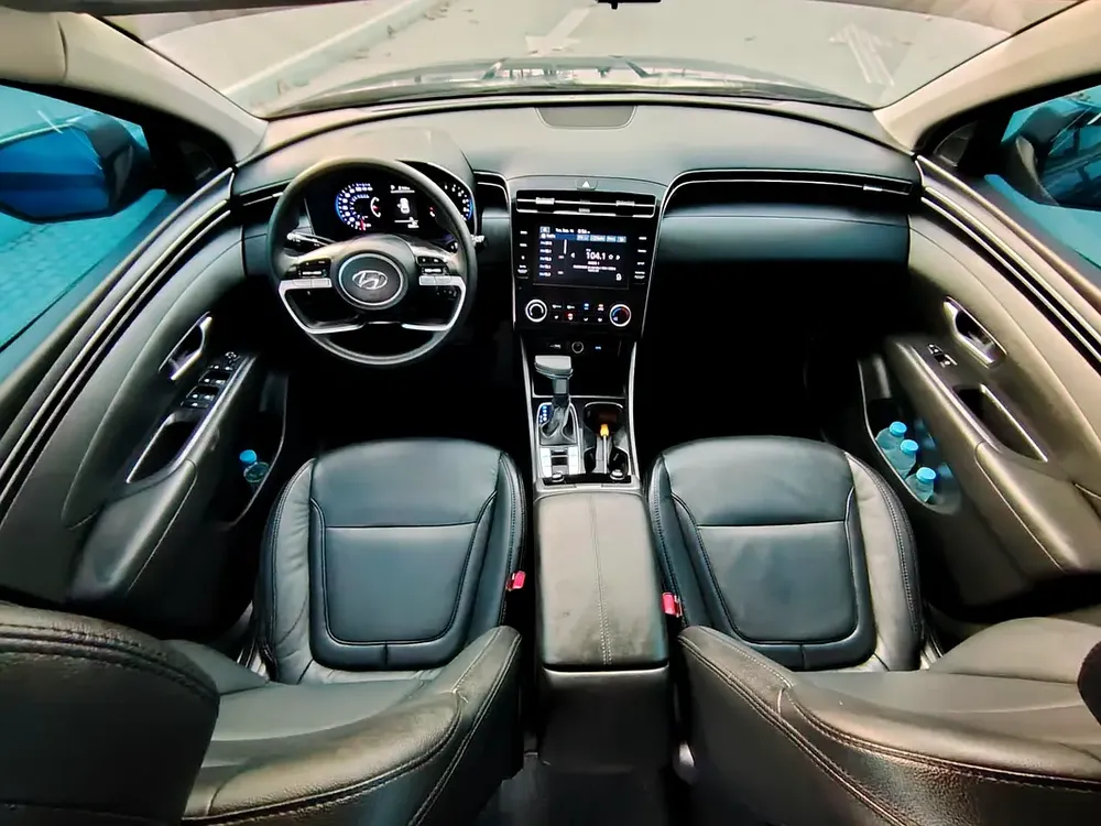 Hyundai Tucson 2023 US specs Clean Title With Original Paint Mid Option With Very Low KM - Image 7