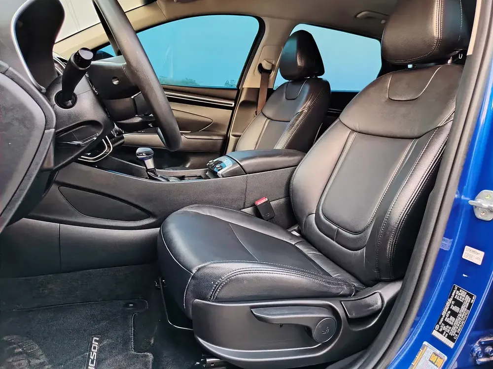 Hyundai Tucson 2023 US specs Clean Title With Original Paint Mid Option With Very Low KM - Image 8