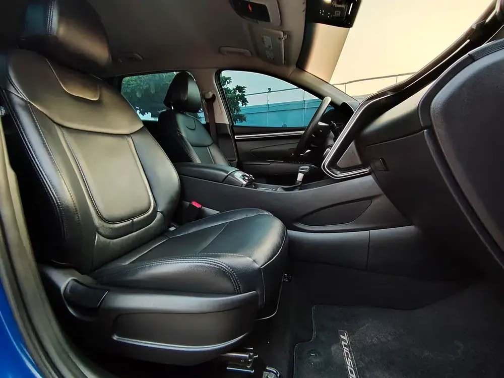 Hyundai Tucson 2023 US specs Clean Title With Original Paint Mid Option With Very Low KM - Image 9