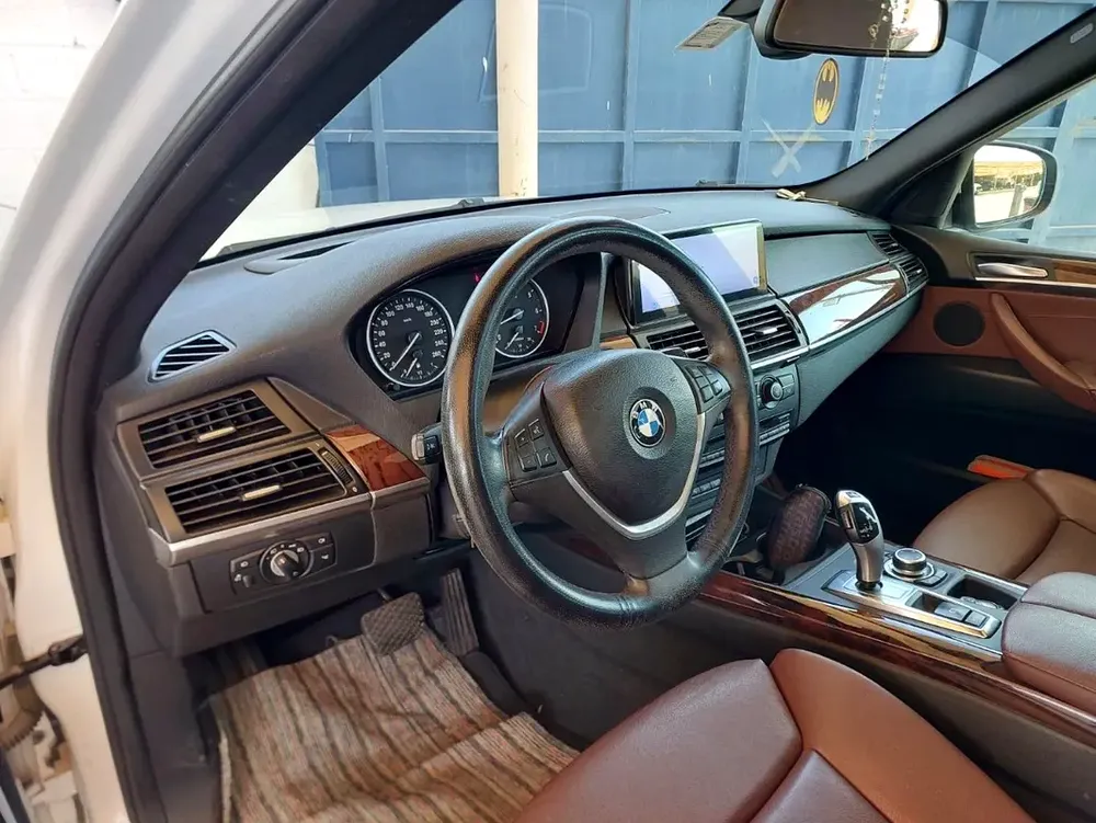 BMW X5 xDrive50i 2011 GCC Specs - V8 Power - Image 11