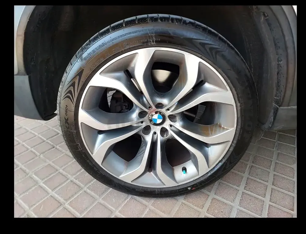 BMW X5 xDrive50i 2011 GCC Specs - V8 Power - Image 12
