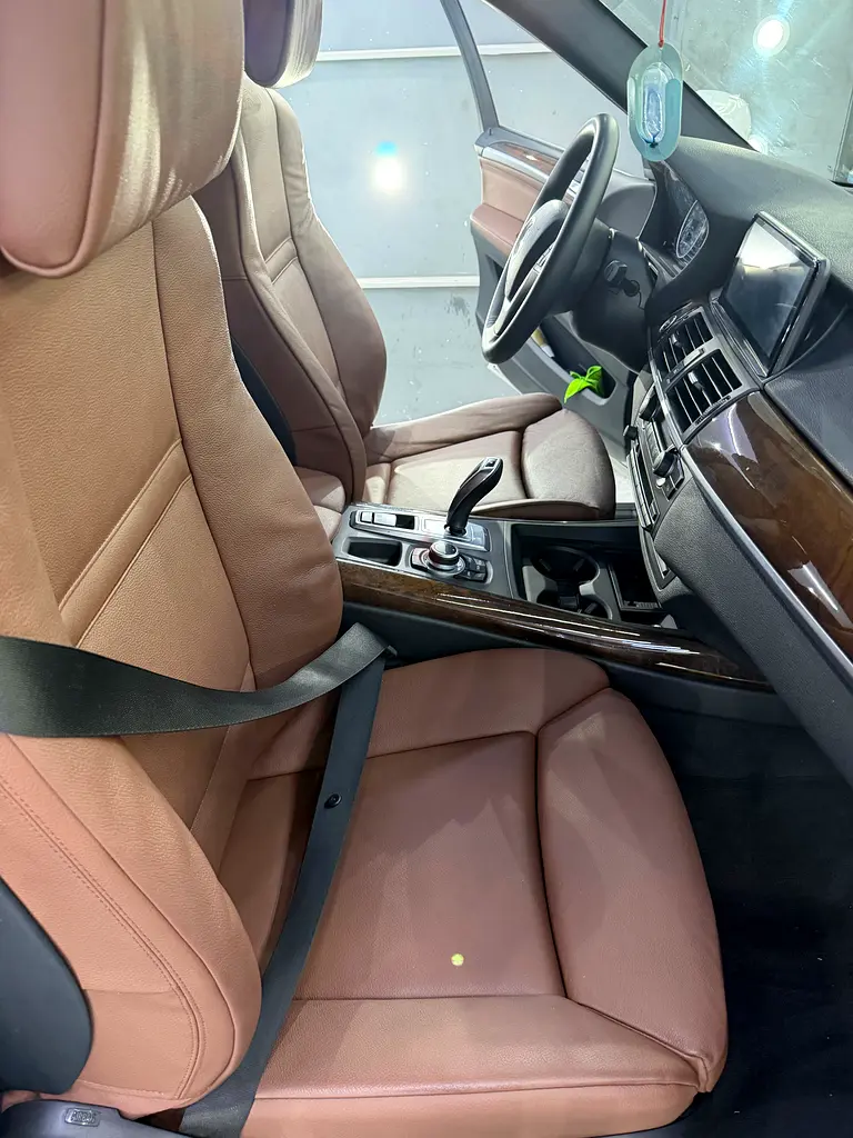 BMW X5 xDrive50i 2011 GCC Specs - V8 Power - Image 18