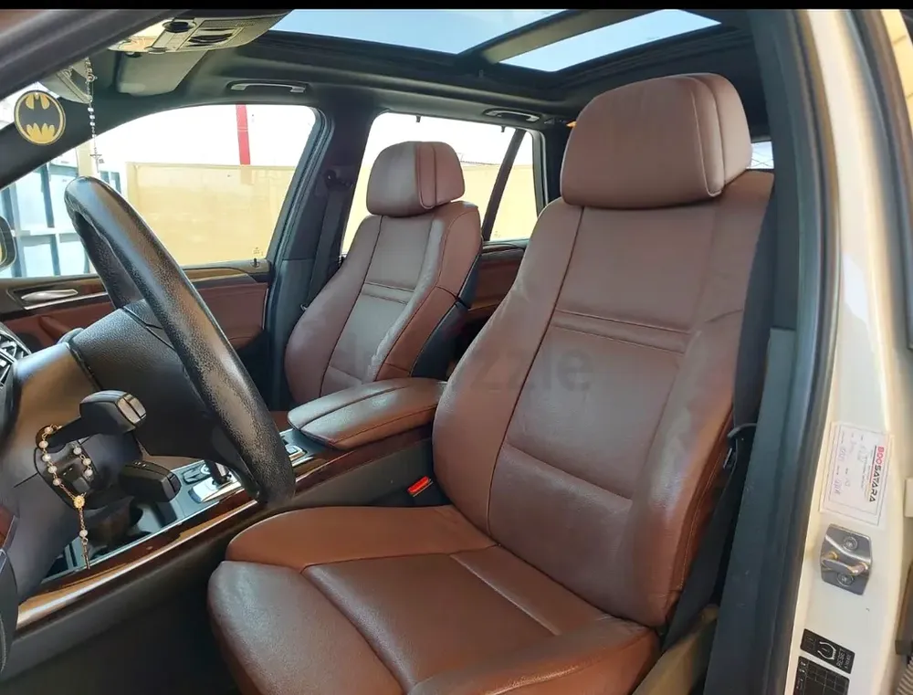 BMW X5 xDrive50i 2011 GCC Specs - V8 Power - Image 5