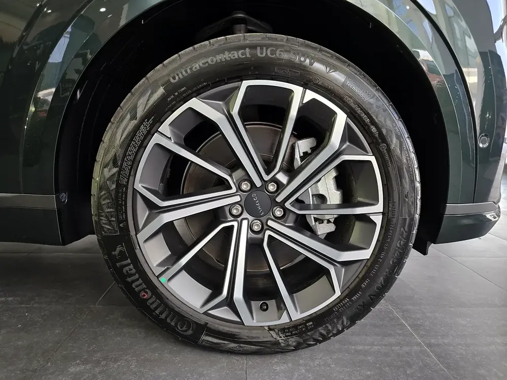 2025 LYNK-CO 09 EMP 1430KM RANGE 7 SEATER - Image 15