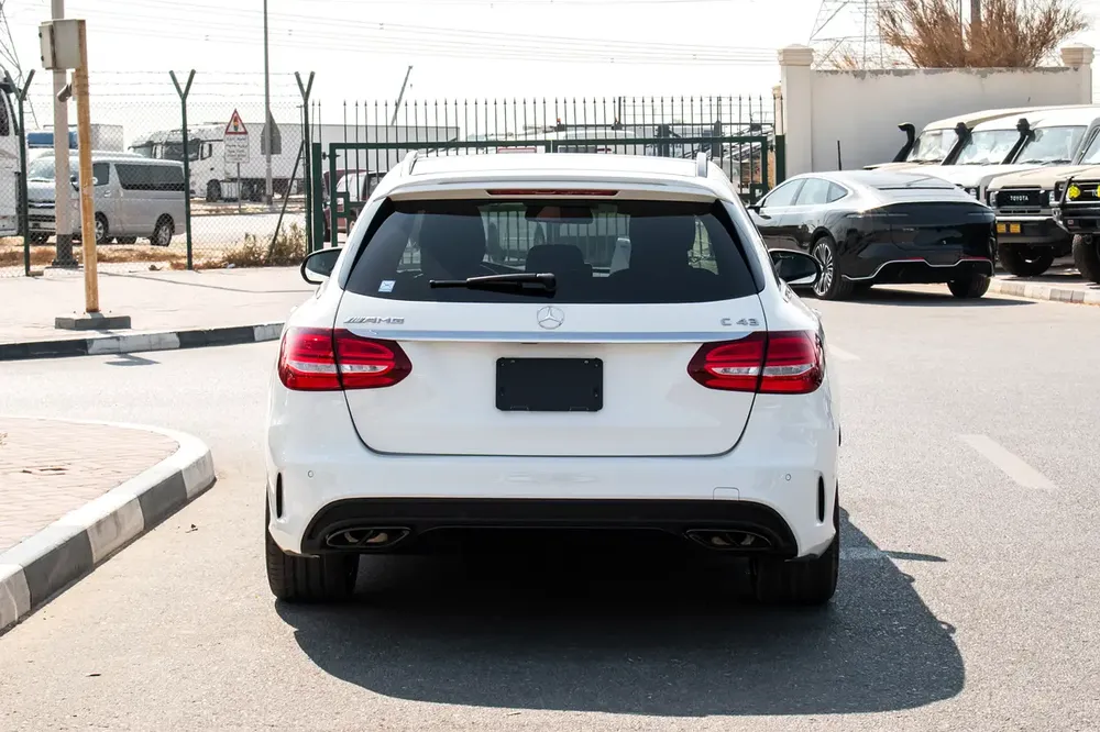 2016 - BENZ C450 STATION - SUPER CLEAN - LIKE NEW - ONLY 25,000 KM - Image 7