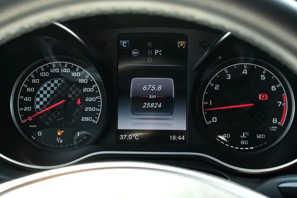 2016 - BENZ C450 STATION - SUPER CLEAN - LIKE NEW - ONLY 25,000 KM - Image 9