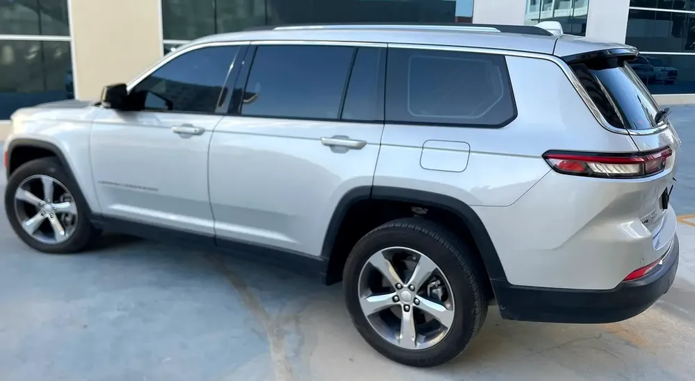 2022 Jeep Grand Cherokee Limited - GCC Spec - Under Warranty Excellent Condition - Image 11