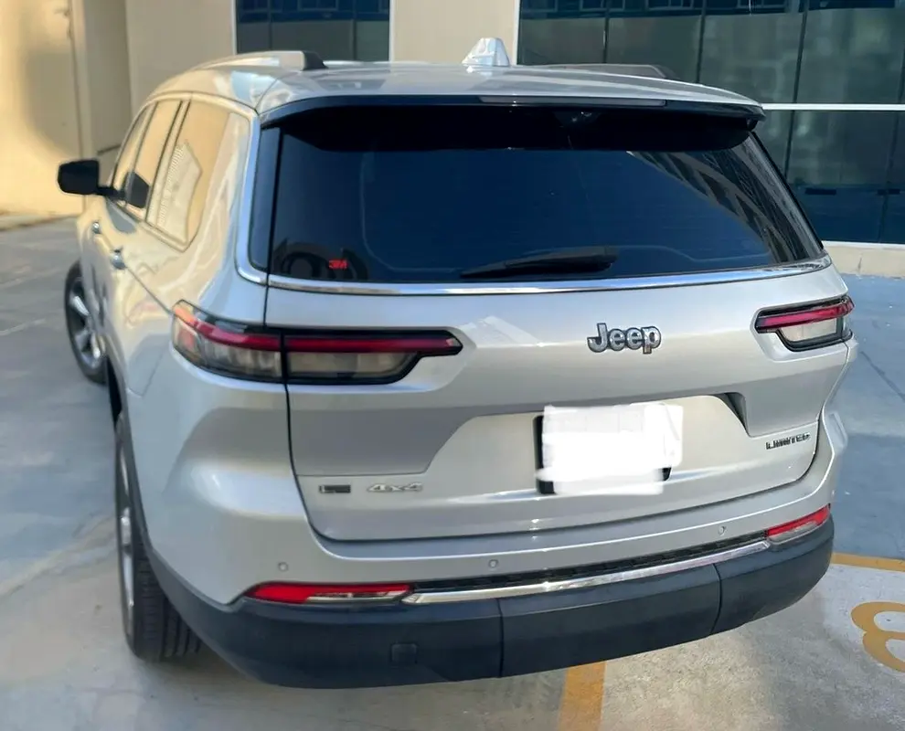 2022 Jeep Grand Cherokee Limited - GCC Spec - Under Warranty Excellent Condition - Image 9