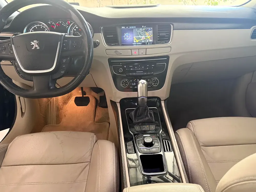 Peugeot 208 2015 GCC Specs - Well Maintained Compact Hatchback - Image 7
